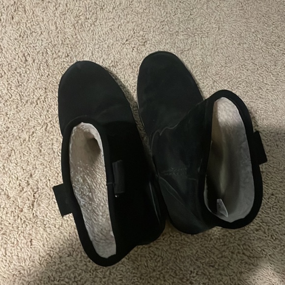 Short black boots - Picture 2 of 3